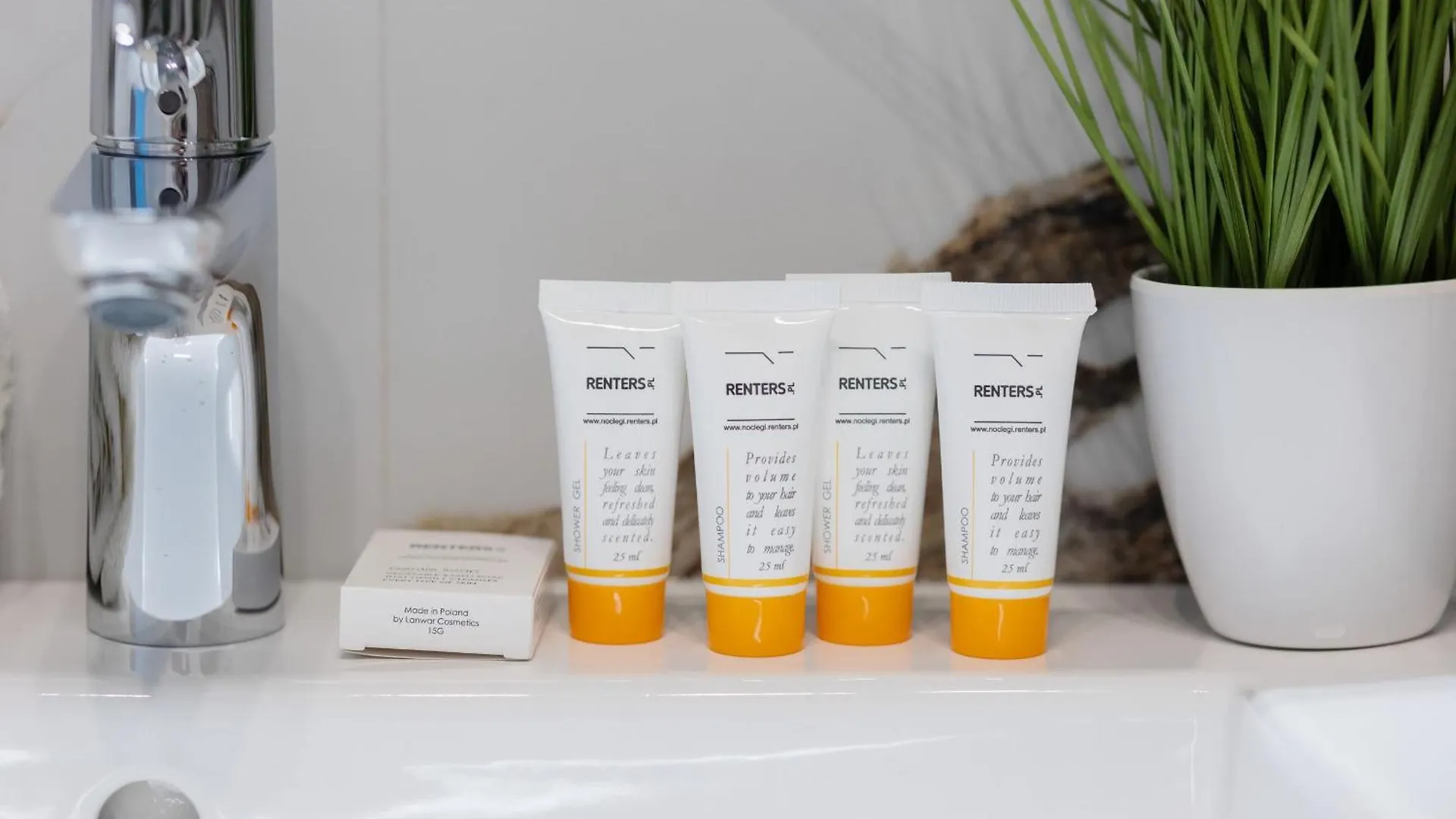 アパート Modern Studio Mokotow With Parking & Balcony By Noclegi Renters ワルシャワ